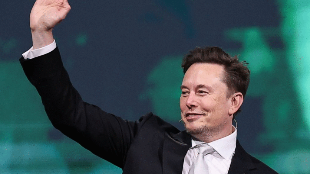 Bỏ lại xe điện, Elon Musk bán giấc mơ robot cho cả thế giới: Sẽ nâng giá trị Tesla lên tới 10.000 tỷ USD, hàng nghìn xe không vô lăng, không bàn đạp sắp lăn bánh- Ảnh 1.