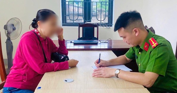 Con trai yêu cầu chuyển khoản gấp 180 triệu vào số tài khoản 20746111 tại ACB, người mẹ lập tức trình báo công an- Ảnh 1.