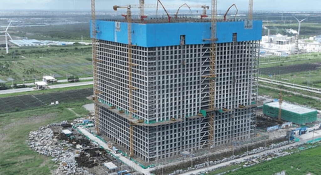 Công nghệ Trung Quốc lại khiến thế giới chấn động: Tạo ra loại pin to bằng toà nhà, đáp ứng mọi địa hình, củng cố vị thế dẫn đầu ngàng năng lượng tái tạo- Ảnh 1.