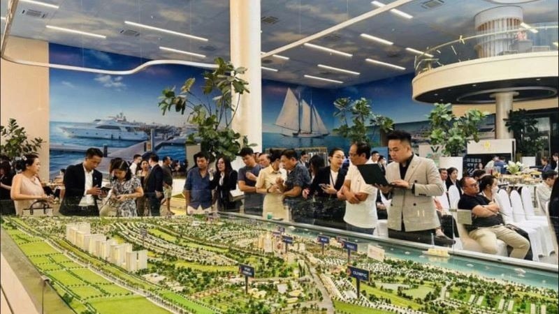 Không ngừng chuyên nghiệp hoá đội ngũ môi giới và phát triển thị trường bất động sản bền vững. (Ảnh: Nhân Dân)