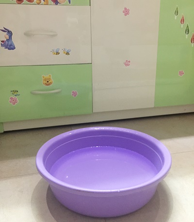 Hè đến cứ nghĩ cần máy này, nhưng nói thật thà dùng chậu nước còn hơn- Ảnh 1.