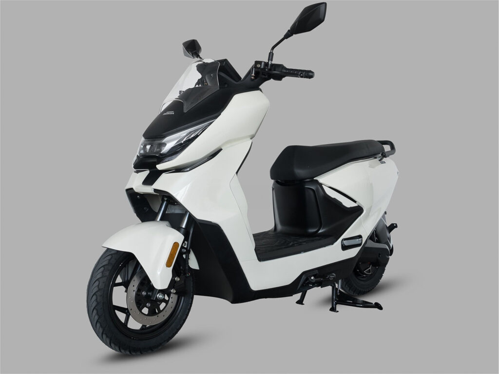 Xe máy điện liên doanh Honda sắp về Việt Nam, được ví như PCX chạy điện nhưng kém 1 mẫu xe phổ biến ở điểm này- Ảnh 1.