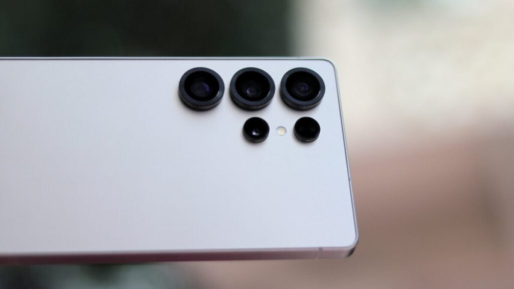 iPhone 17 Pro Max sắp “biến hình” bất ngờ: Dày hơn, nặng hơn, khác hẳn những gì chúng ta tưởng tượng- Ảnh 1.