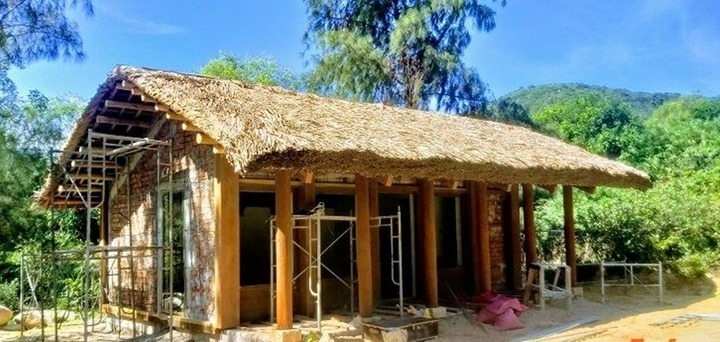 Nhà tre mái lái. Ảnh: Muaban