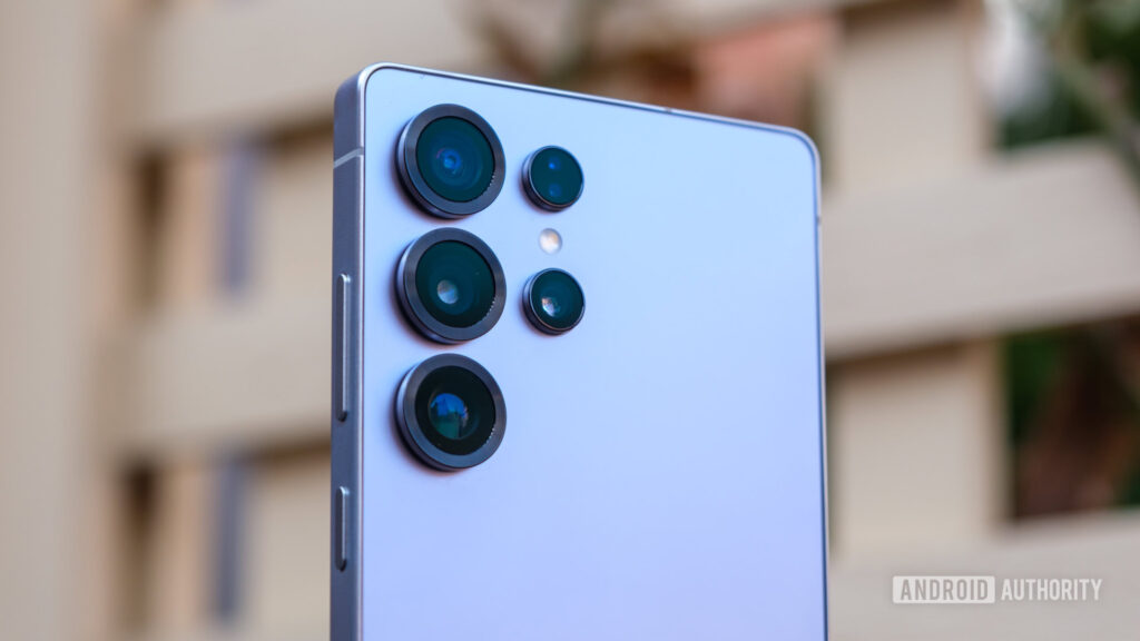 Sự thật bất ngờ: Điện thoại Android hỗ trợ camera 320MP nhưng chẳng ai dùng được- Ảnh 1.