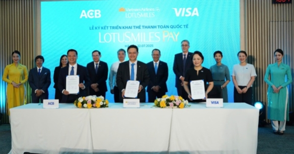 Vietnam Airlines hợp tác cùng ACB và Visa ra mắt thẻ hội viên tích hợp thanh toán Lotusmiles Pay