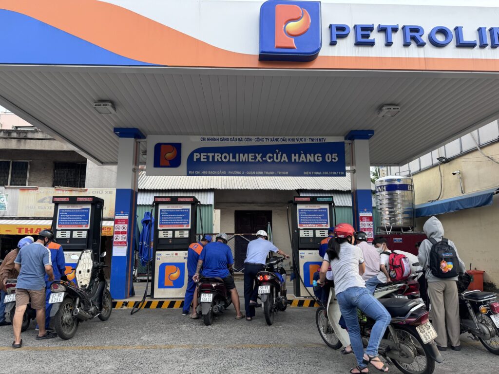 Xăng E10 sắp bán từ ngày 1-8 là xăng gì, phù hợp với loại xe nào?- Ảnh 1.