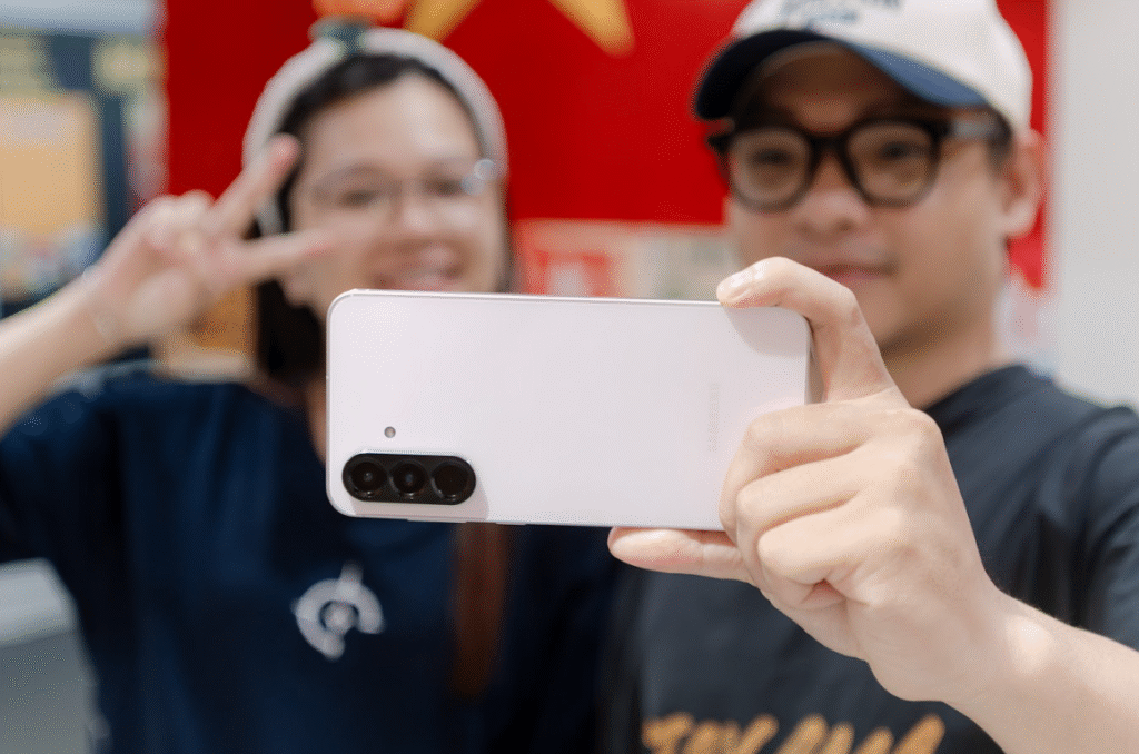 Chuẩn bị cho mùa lễ hội cuối năm, một chiếc smartphone có AI xứng đáng nằm trong danh sách nên mua- Ảnh 1.