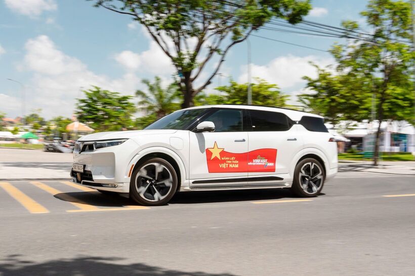 Mạnh mẽ như vận động viên Olympic, lịch lãm như một quý ông, VF 9 chinh phục các khách hàng thành đạt - 1