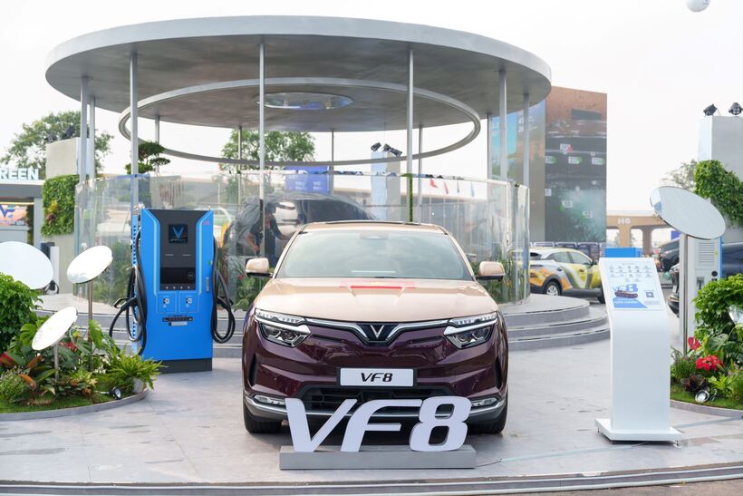 VinFast VF 8: SUV điện 5 chỗ giá được khách hàng Việt đánh giá “đáng mua số 1” phân khúc - 1
