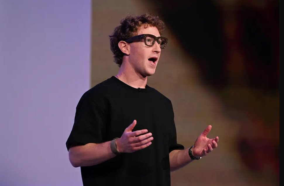 Mark Zuckerberg đổ lỗi do Wi-Fi khi ra mắt sản phẩm mới: Kỳ vọng màn ra mắt hoành tráng của Meta nhưng đổi lại là một thực tế phũ phàng- Ảnh 1.