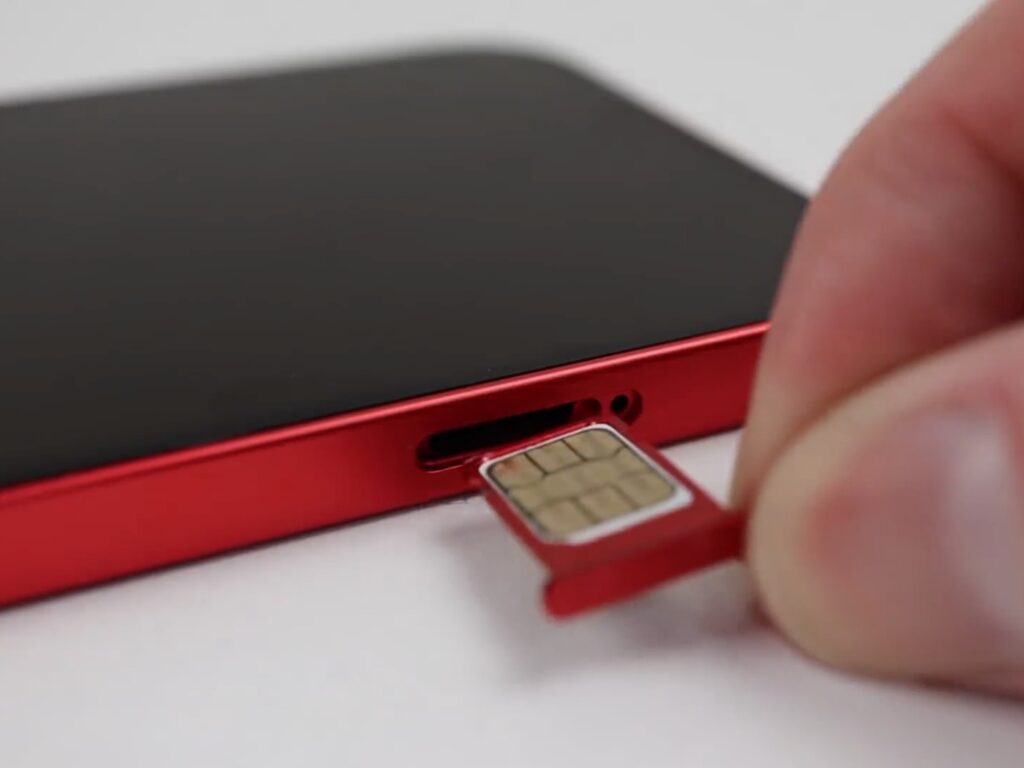 Người Mỹ có thể sở hữu iPhone 17 khóa mạng giá 0đ kèm nhiều ưu đãi, nhưng sao Việt Nam không áp dụng được mô hình này?- Ảnh 1.
