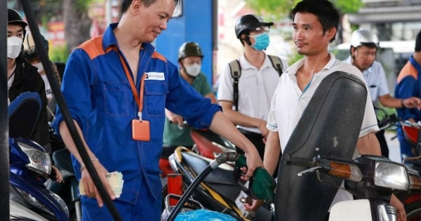 Giá xăng trong nước giảm từ 15h hôm nay (25/9)