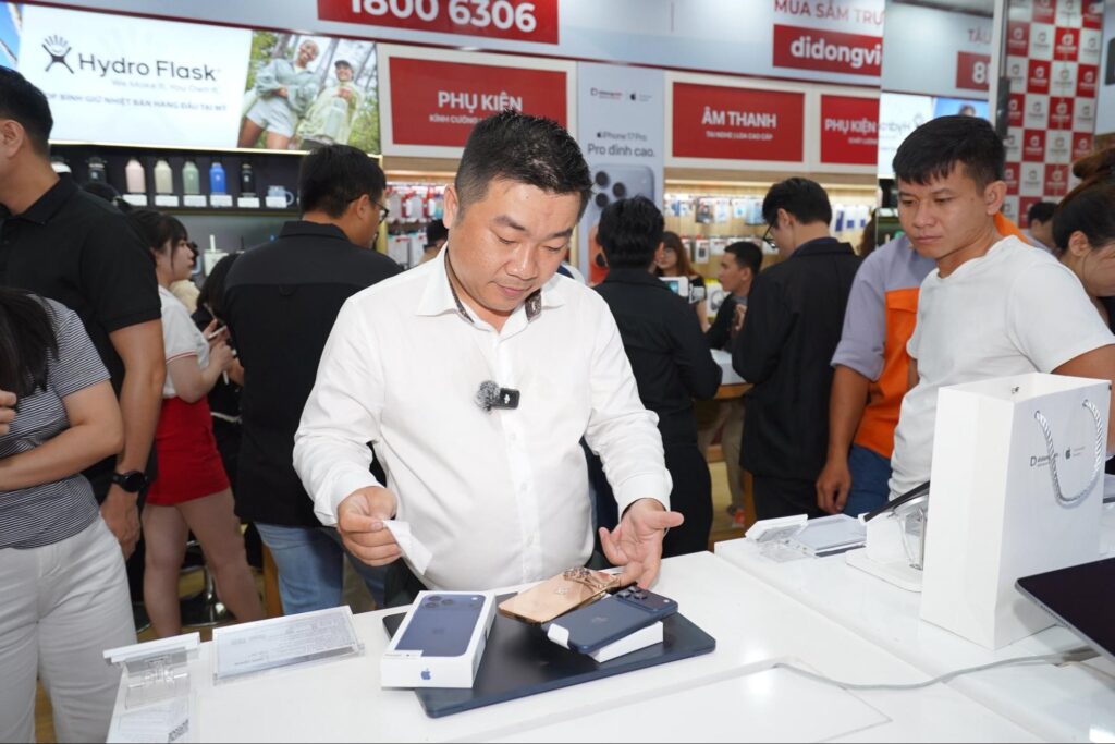 iPhone 17 Pro Max và iPhone Air vừa mở bán đã có người tuyên bố sẽ chế tác vàng, giá có thể lên tới 2 tỷ đồng- Ảnh 1.