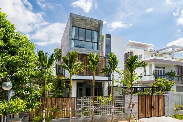 Khi đi xem nhà, nhiều người thường bị cuốn vào những chi tiết nhỏ nhặt và bỏ lỡ giá trị thật sự của bất động sản. Có những vấn đề nên bỏ qua khi đi xem nhà, bởi chúng chỉ mang tính tạm thời và hoàn toàn có thể thay đổi sau này.